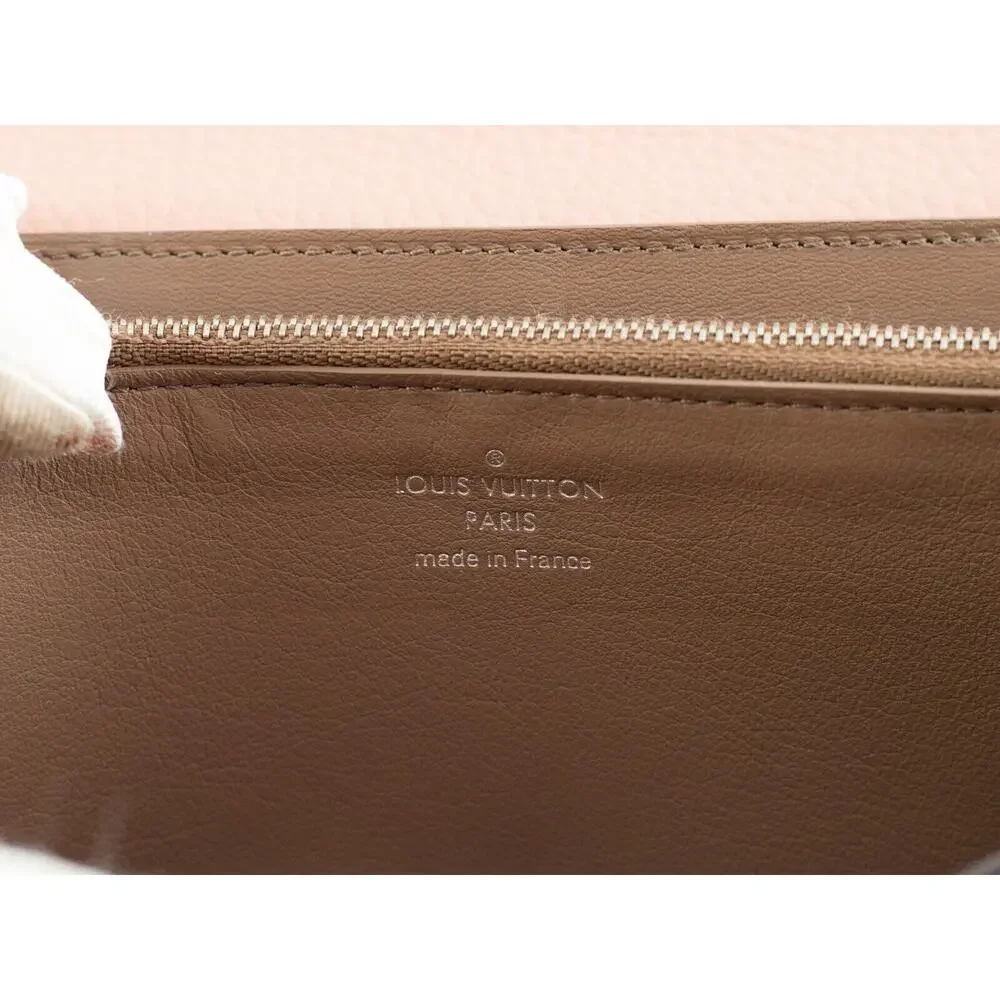 Louis Vuitton this buttery